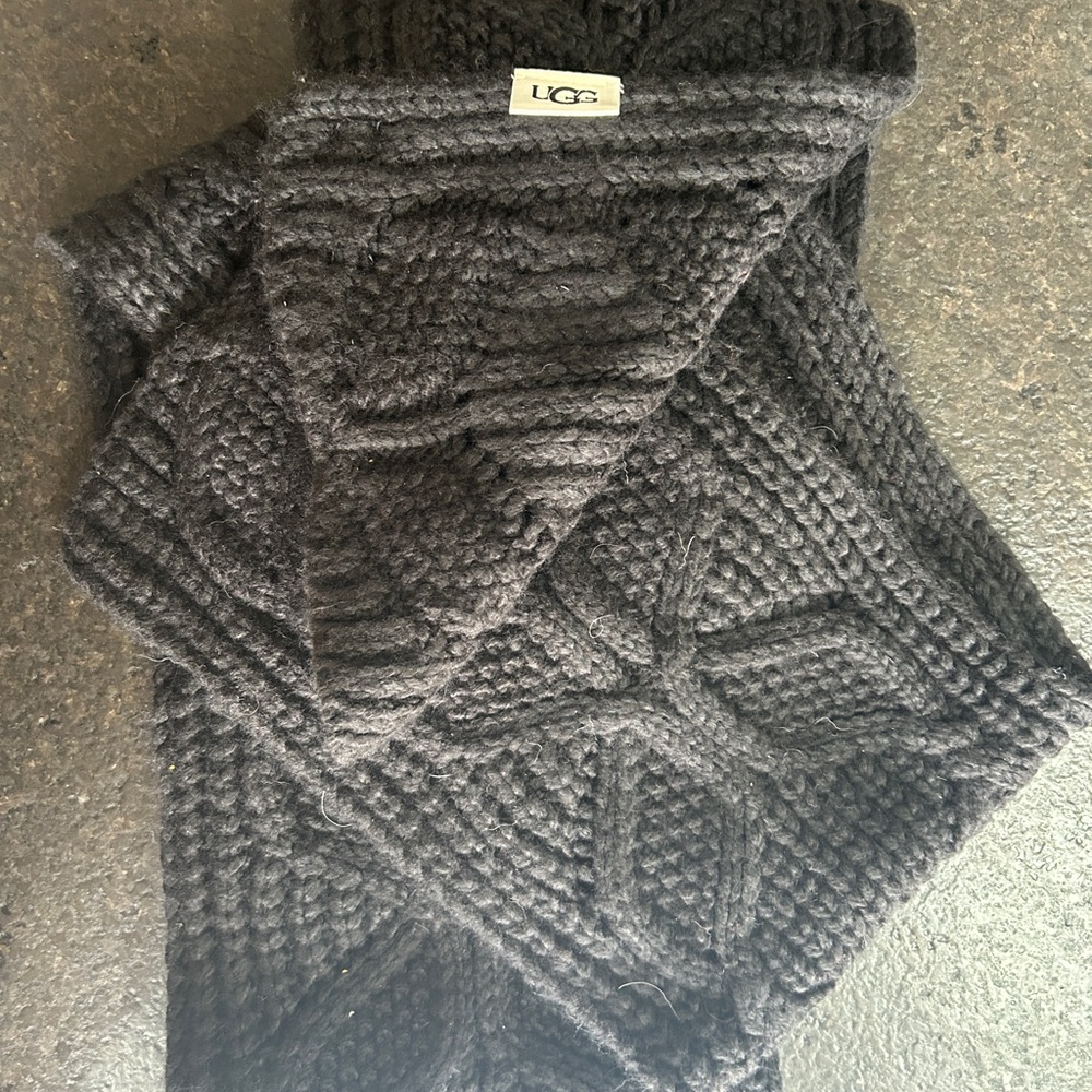 UGG Black Knit Scarf